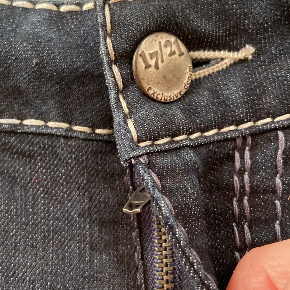 Exclusive Denim 17/21 Dark Blue Jeans Fantastic White Stitching Boot Cut WM SZ 8